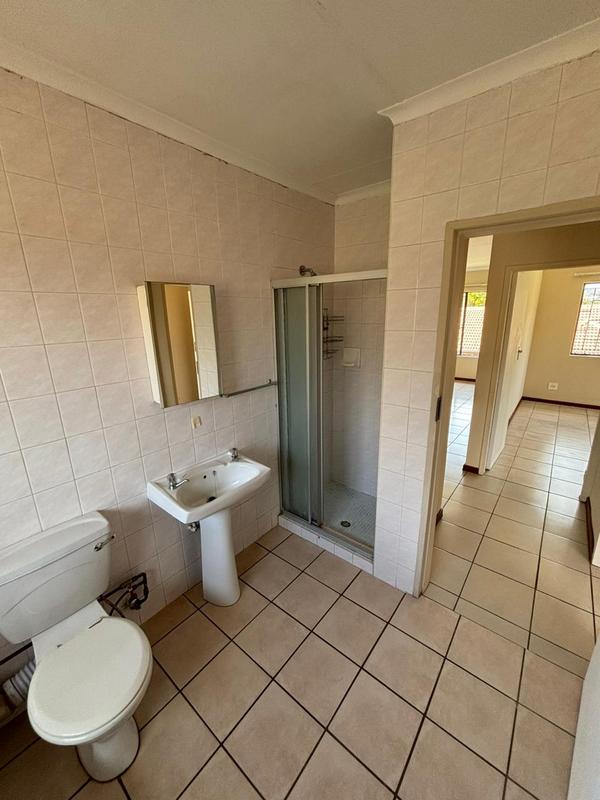 To Let 2 Bedroom Property for Rent in Faerie Glen Gauteng