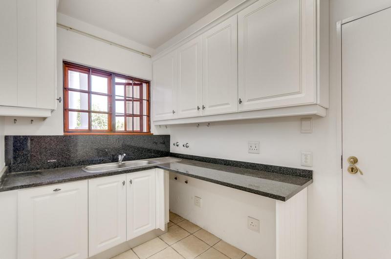 To Let 4 Bedroom Property for Rent in Bryanston Gauteng