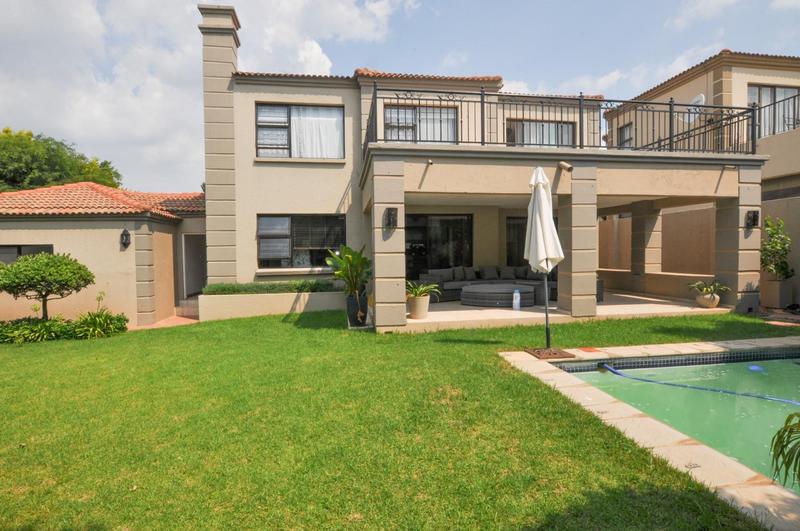 To Let 3 Bedroom Property for Rent in Broadacres Gauteng