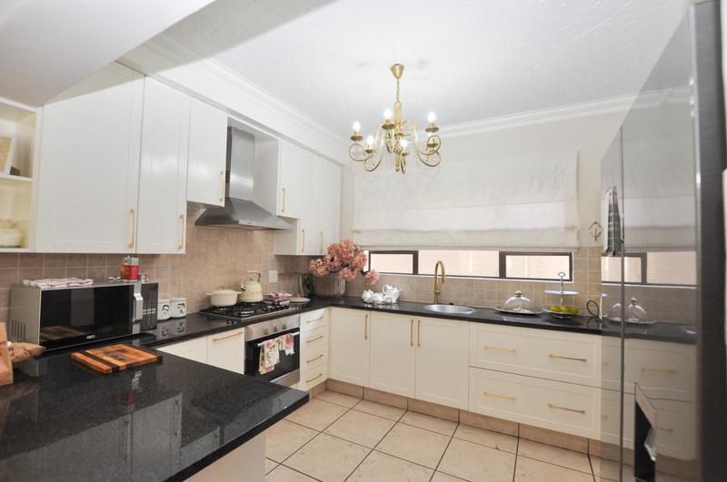 To Let 3 Bedroom Property for Rent in Broadacres Gauteng