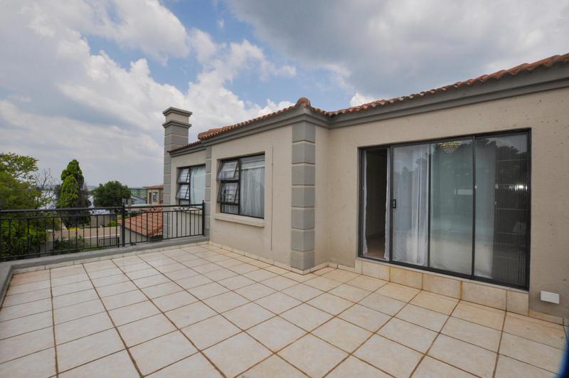 To Let 3 Bedroom Property for Rent in Broadacres Gauteng