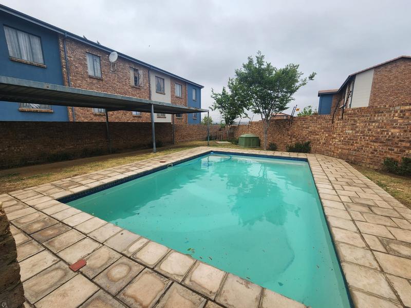 2 Bedroom Property for Sale in Amberfield Gauteng