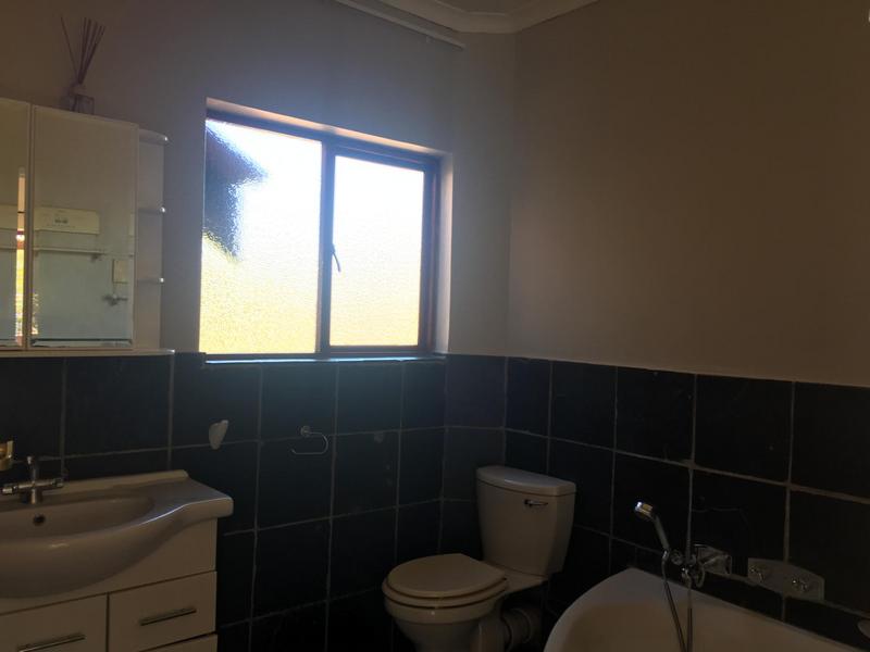 To Let 3 Bedroom Property for Rent in Erand Gardens Gauteng