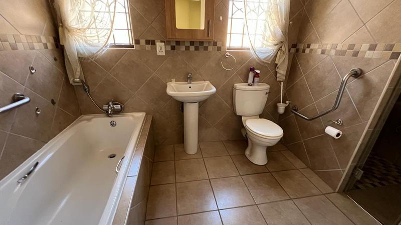 2 Bedroom Property for Sale in Brentwood Park Gauteng