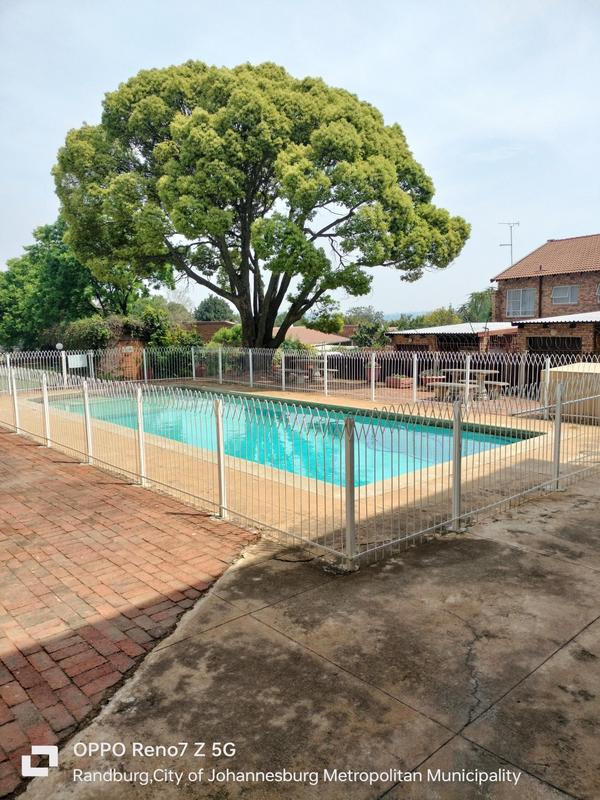 1 Bedroom Property for Sale in Ferndale Gauteng