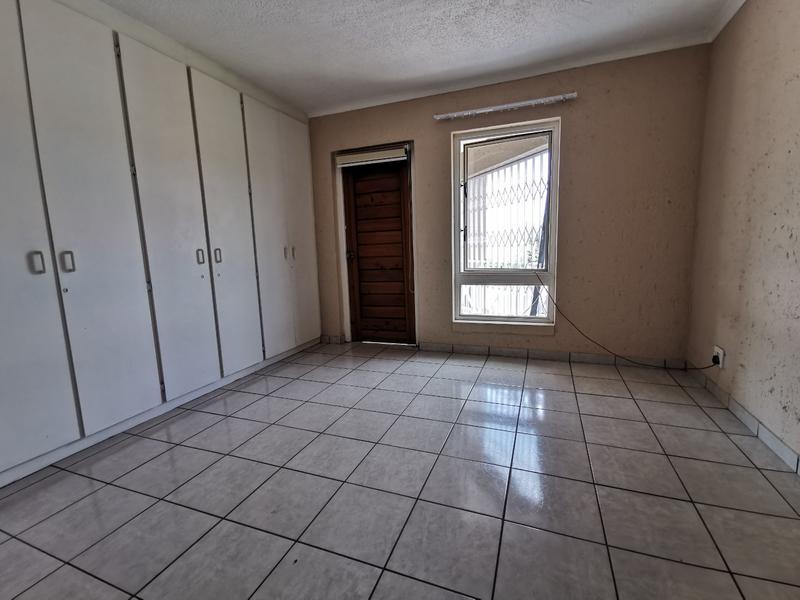 To Let 2 Bedroom Property for Rent in Rangeview Gauteng