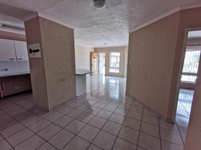 To Let 2 Bedroom Property for Rent in Rangeview Gauteng