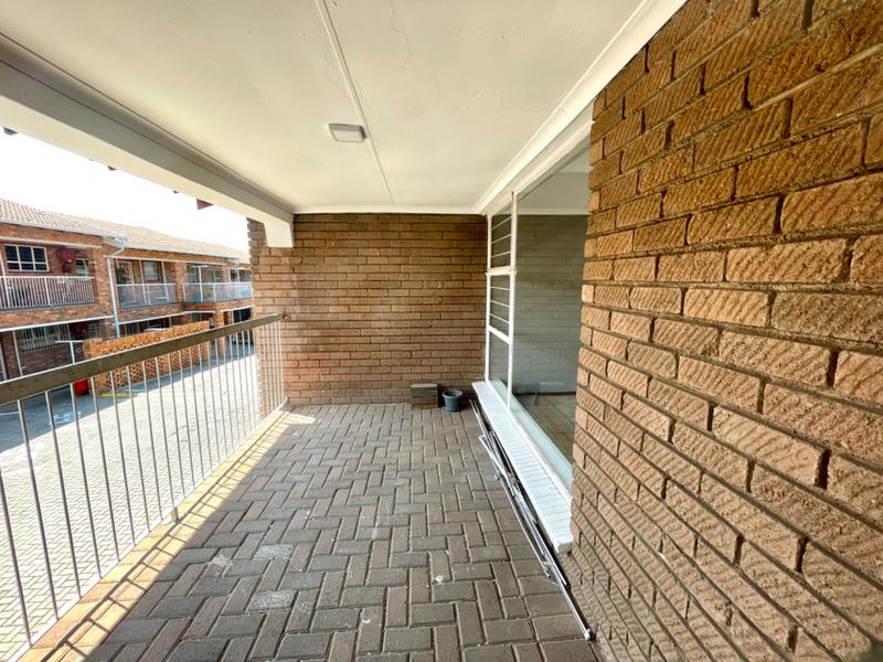 2 Bedroom Property for Sale in Noordheuwel Gauteng