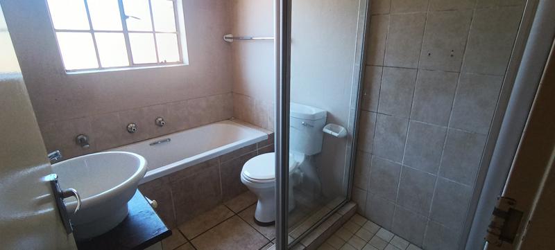 2 Bedroom Property for Sale in Weltevreden Park Gauteng