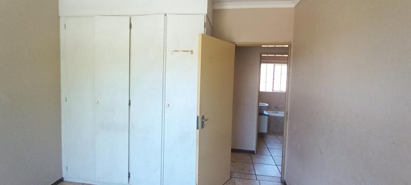 2 Bedroom Property for Sale in Weltevreden Park Gauteng