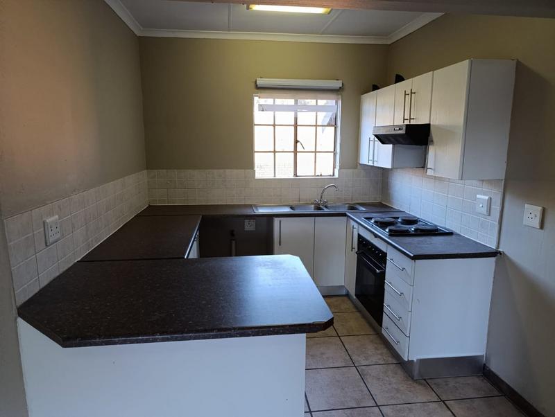 2 Bedroom Property for Sale in Weltevreden Park Gauteng