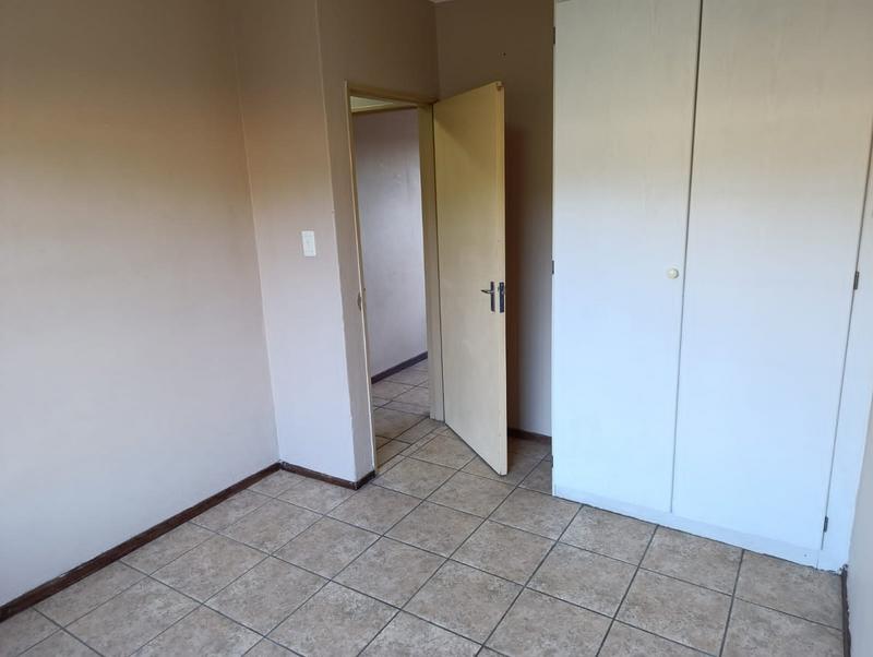 2 Bedroom Property for Sale in Weltevreden Park Gauteng