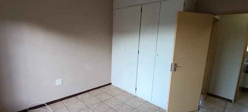 2 Bedroom Property for Sale in Weltevreden Park Gauteng