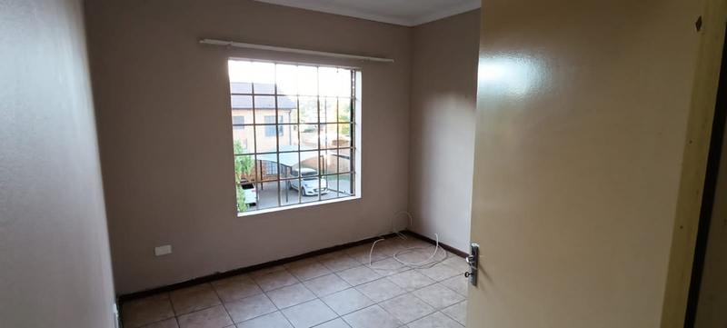 2 Bedroom Property for Sale in Weltevreden Park Gauteng