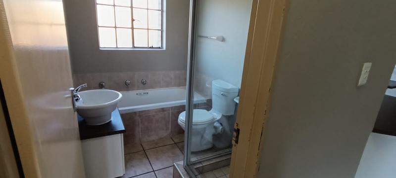 2 Bedroom Property for Sale in Weltevreden Park Gauteng