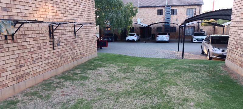 2 Bedroom Property for Sale in Weltevreden Park Gauteng