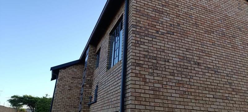 2 Bedroom Property for Sale in Weltevreden Park Gauteng