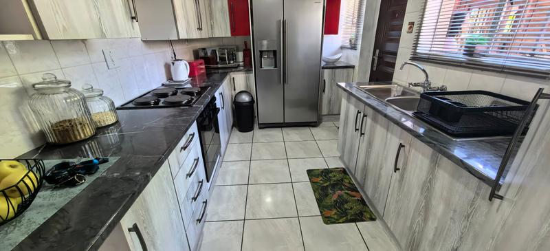 3 Bedroom Property for Sale in Witpoortjie Gauteng