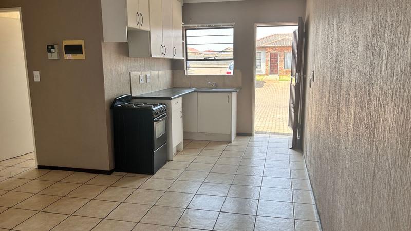 To Let 2 Bedroom Property for Rent in Dawn Park Gauteng