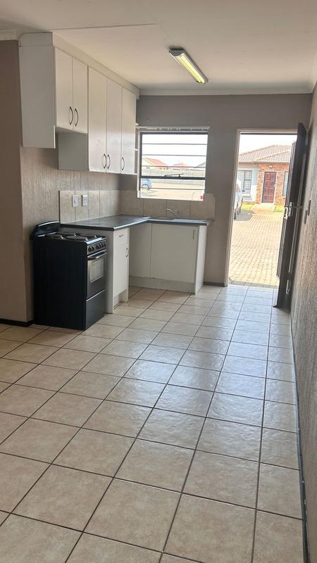 To Let 2 Bedroom Property for Rent in Dawn Park Gauteng