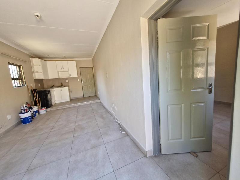 To Let 1 Bedroom Property for Rent in Birch Acres Gauteng