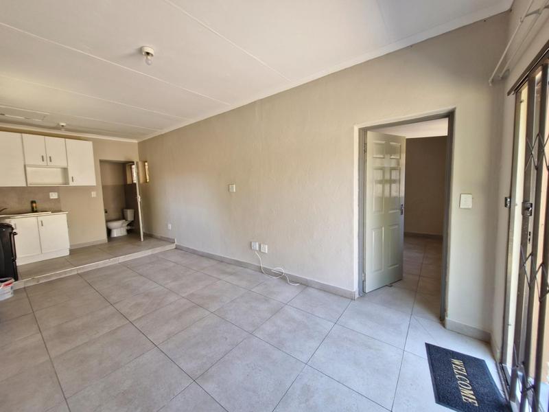 To Let 1 Bedroom Property for Rent in Birch Acres Gauteng