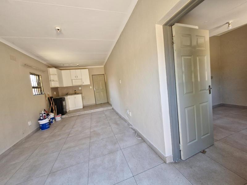 To Let 1 Bedroom Property for Rent in Birch Acres Gauteng