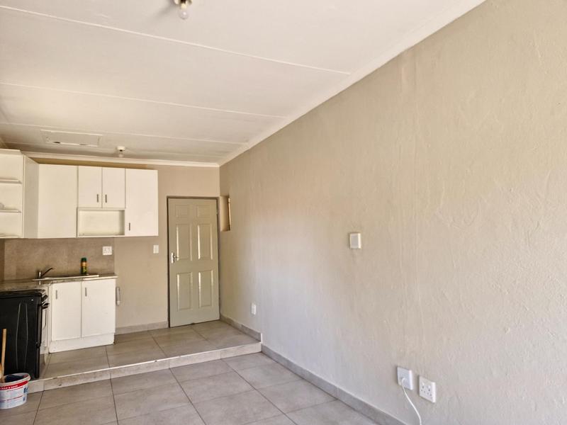 To Let 1 Bedroom Property for Rent in Birch Acres Gauteng