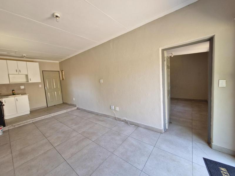 To Let 1 Bedroom Property for Rent in Birch Acres Gauteng