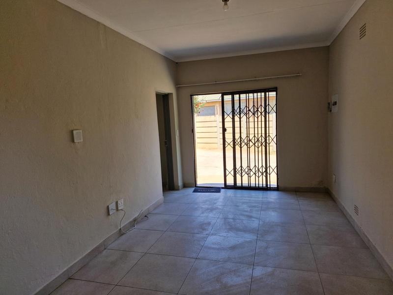 To Let 1 Bedroom Property for Rent in Birch Acres Gauteng