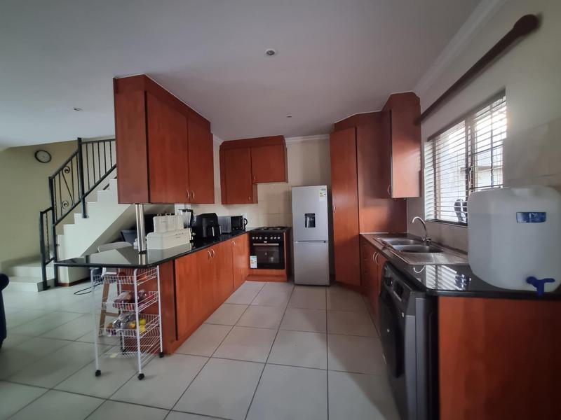 To Let 2 Bedroom Property for Rent in Country View Estate Gauteng