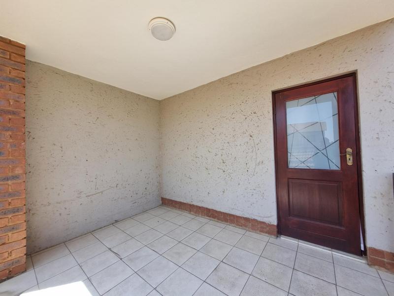 To Let 2 Bedroom Property for Rent in Country View Estate Gauteng