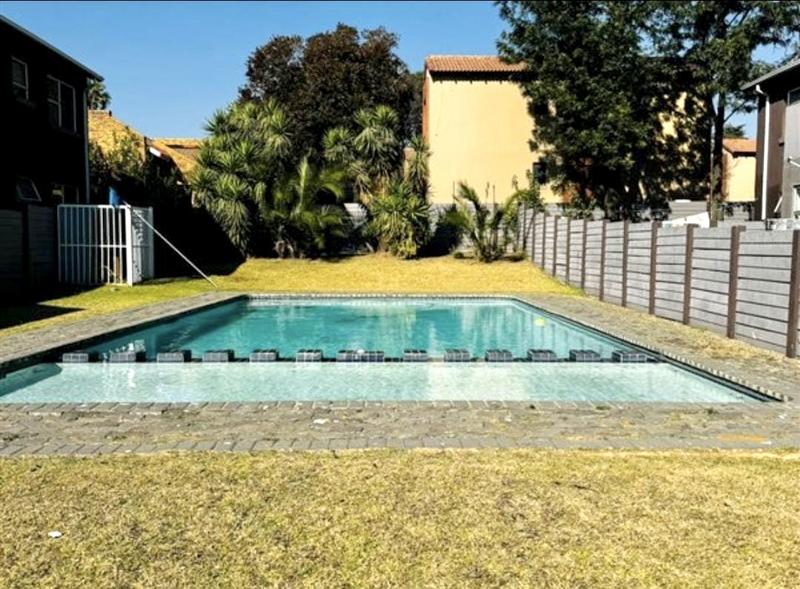 To Let 2 Bedroom Property for Rent in Vorna Valley Gauteng