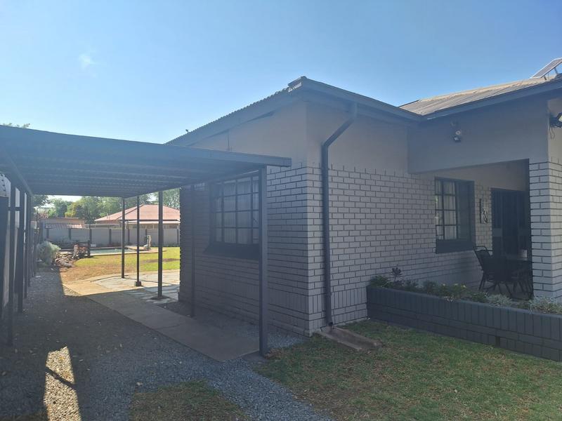 3 Bedroom Property for Sale in Selection Park Gauteng