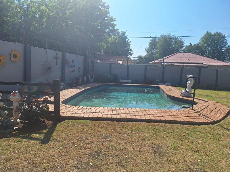 3 Bedroom Property for Sale in Selection Park Gauteng