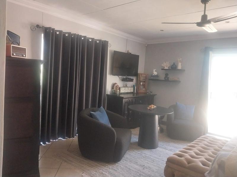 4 Bedroom Property for Sale in Clayville Gauteng