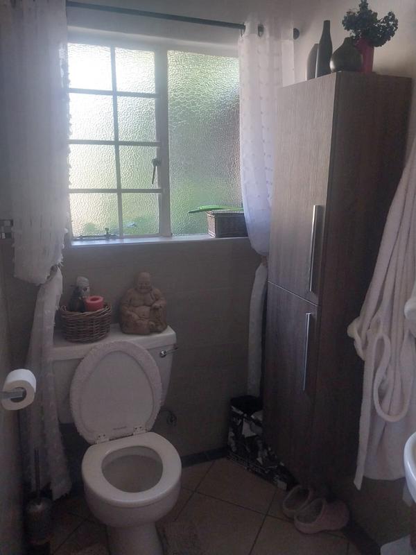 4 Bedroom Property for Sale in Clayville Gauteng