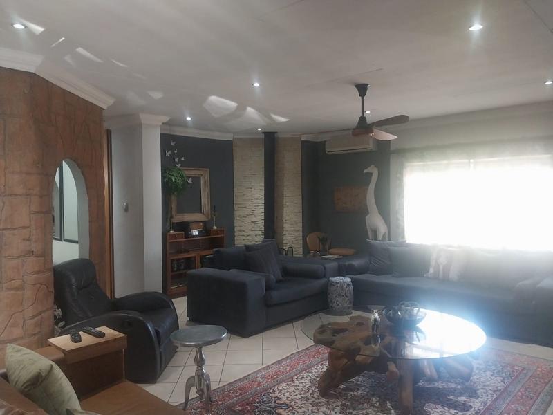 4 Bedroom Property for Sale in Clayville Gauteng