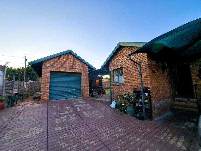 2 Bedroom Property for Sale in Heuweloord Gauteng