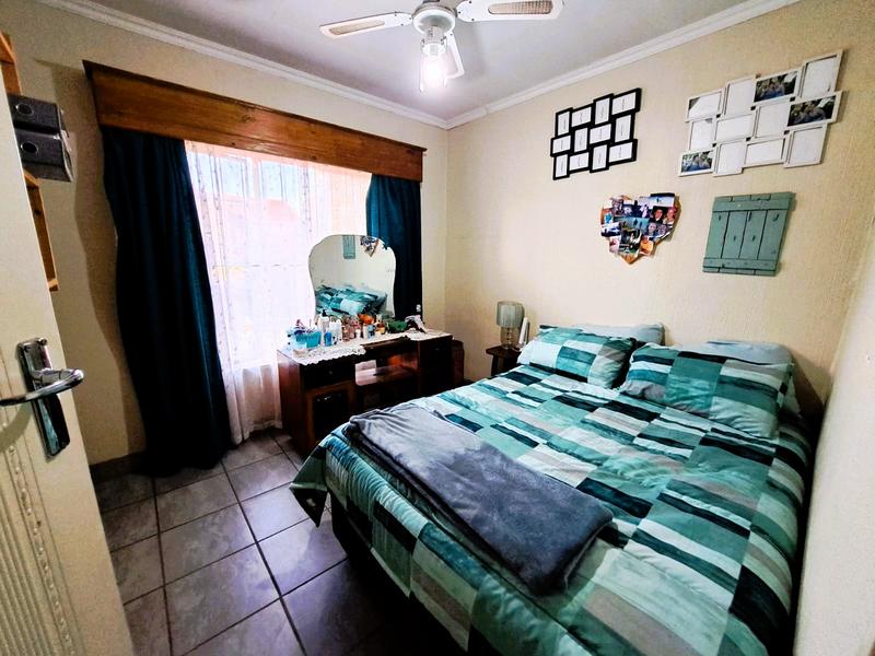 2 Bedroom Property for Sale in Heuweloord Gauteng