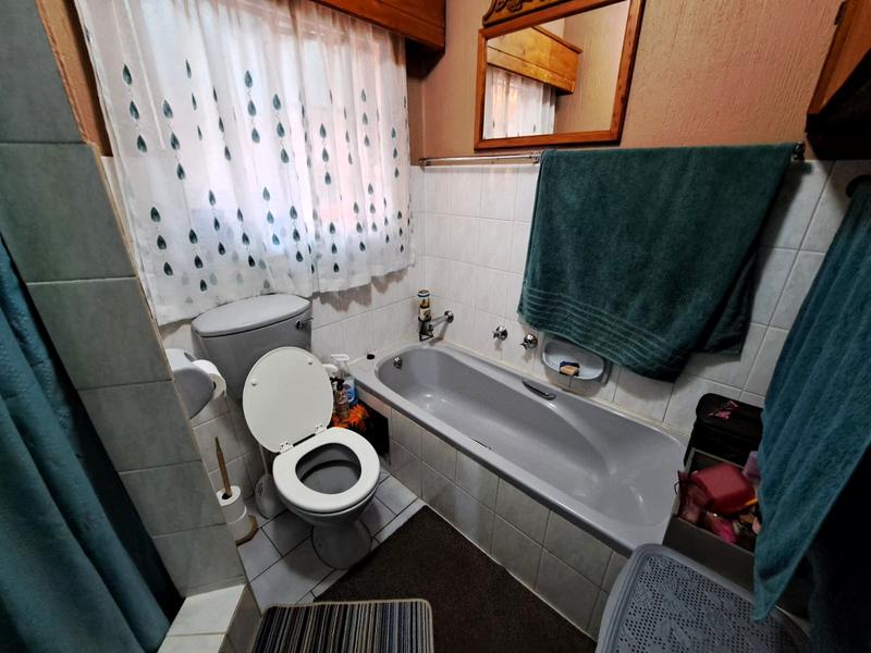 2 Bedroom Property for Sale in Heuweloord Gauteng