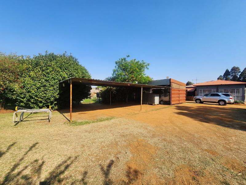 7 Bedroom Property for Sale in Middelvlei A H Gauteng