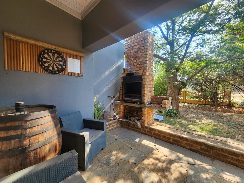 7 Bedroom Property for Sale in Middelvlei A H Gauteng