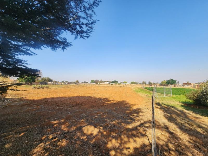 7 Bedroom Property for Sale in Middelvlei A H Gauteng