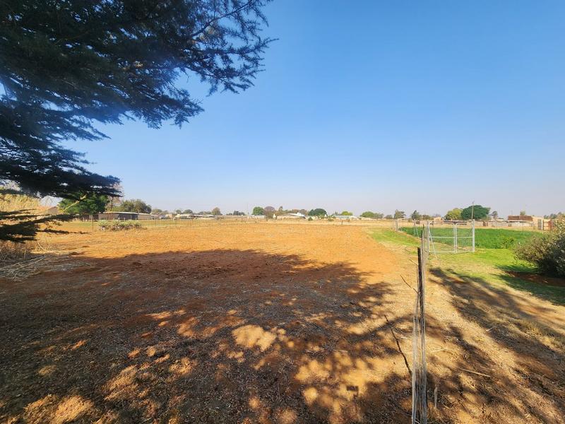 7 Bedroom Property for Sale in Middelvlei A H Gauteng