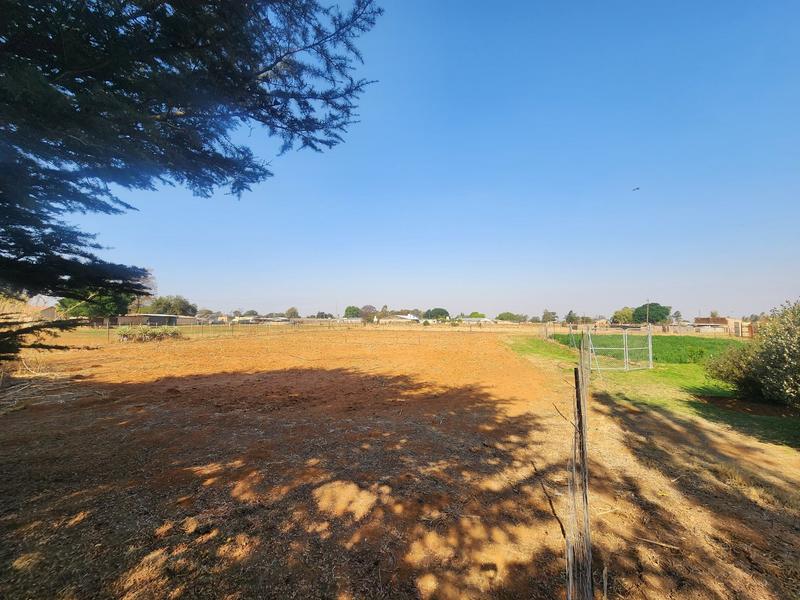 7 Bedroom Property for Sale in Middelvlei A H Gauteng