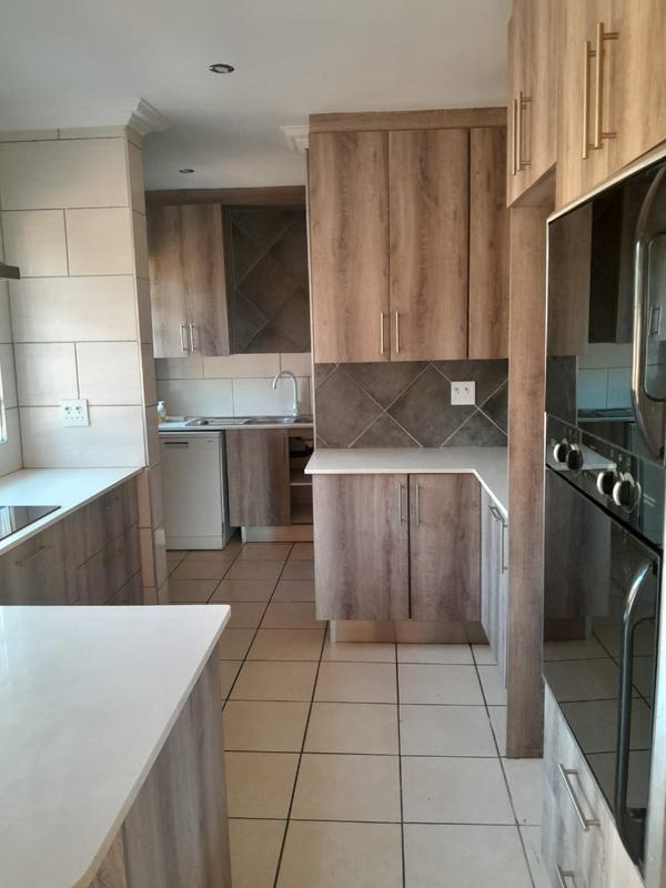 To Let 3 Bedroom Property for Rent in Die Wilgers Gauteng