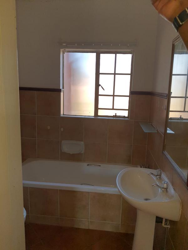 To Let 2 Bedroom Property for Rent in Equestria Gauteng