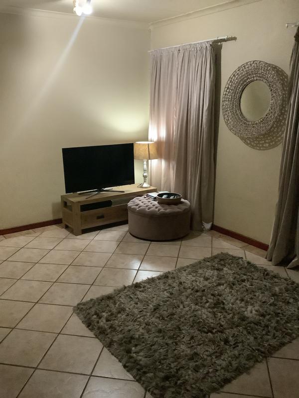 To Let 2 Bedroom Property for Rent in Olympus Gauteng