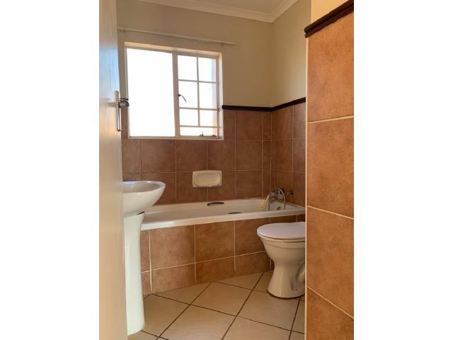 To Let 2 Bedroom Property for Rent in Mooikloof Ridge Gauteng